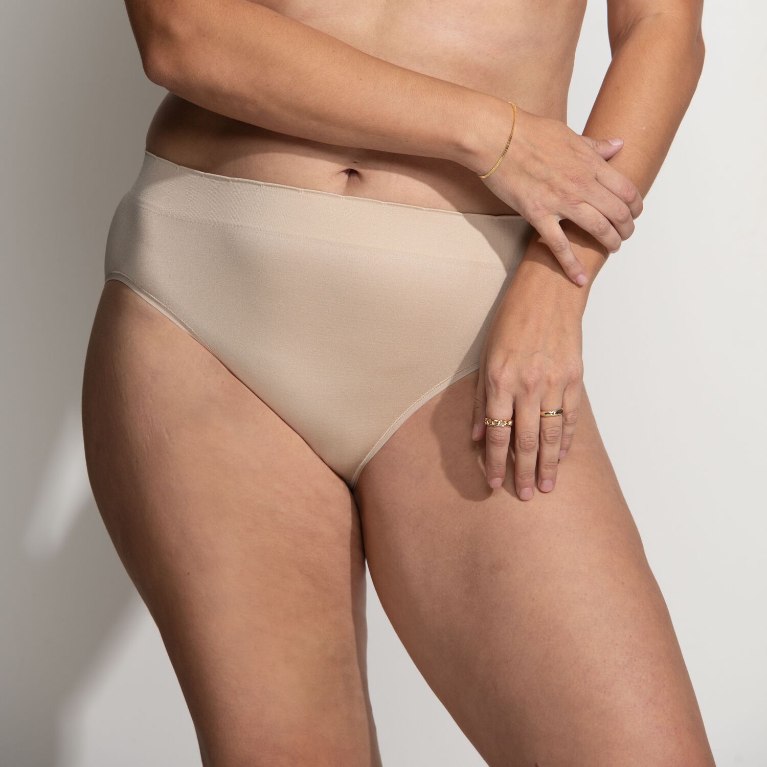 Seamless 3 panty pack in neutrals